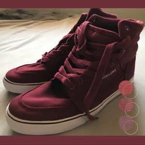 NWOT High Top Shoes